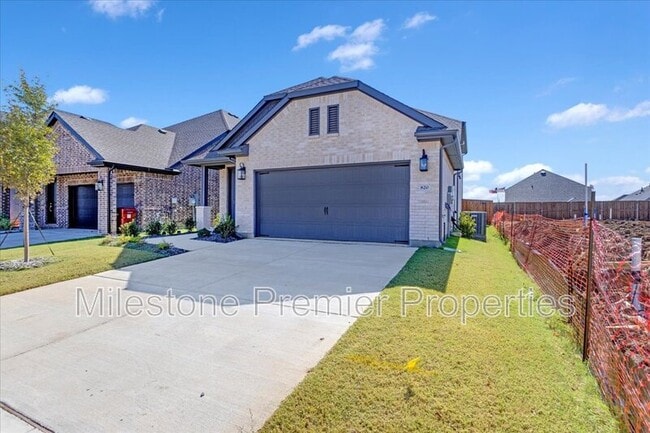 Building Photo - 820 Sunflower Trl