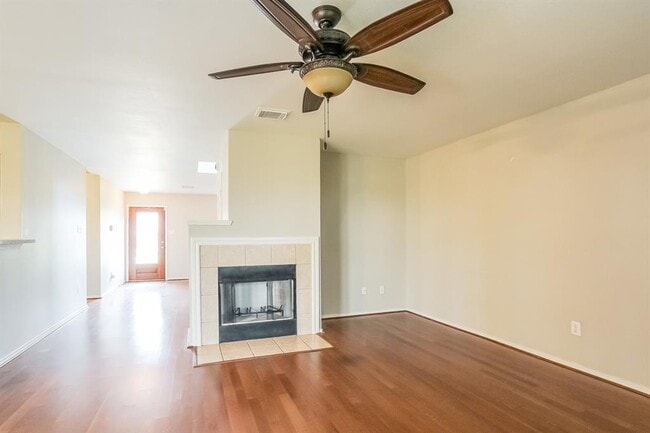 Building Photo - 7811 Cedar View St