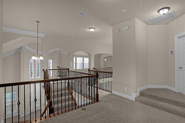 Building Photo - 1702 Tulare Dr