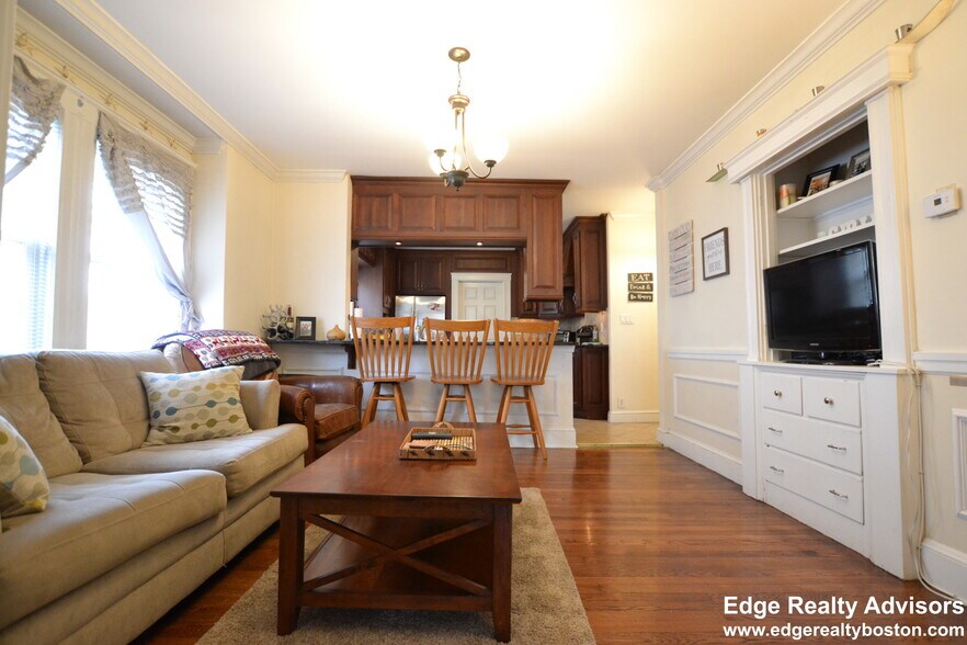 Building Photo - 70 S Hobart St