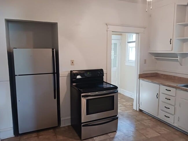 Building Photo - 305 Old Point Ave