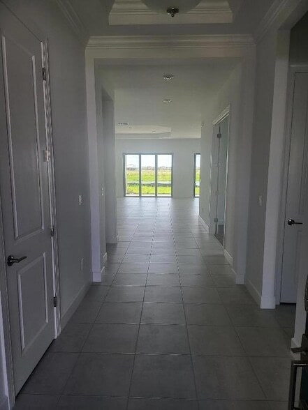 Building Photo - 9935 SW Cloister Dr