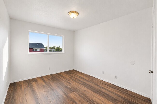 Building Photo - 13517 Castilian Dr