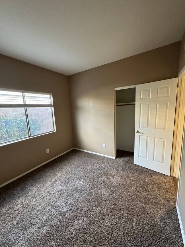 Building Photo - 9450 W Quail Ave