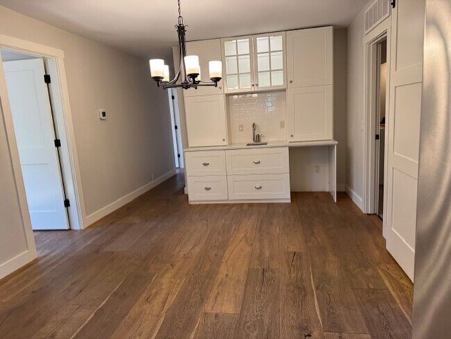 Building Photo - Downtown Bend Bungalow