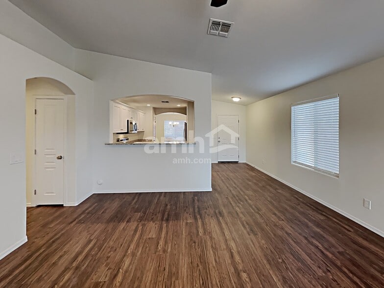 Building Photo - 2717 E Dust Devil Dr