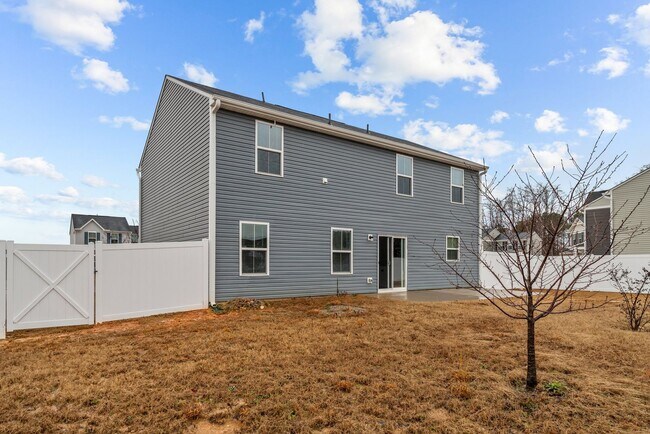 Building Photo - SHOWINGS CURRENTLY UNAVAILABLE!!!