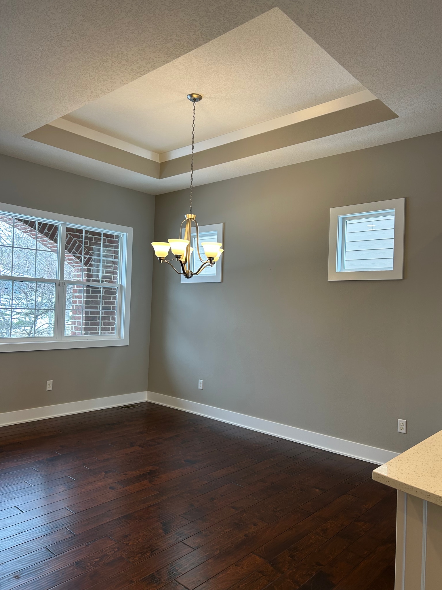 Perfect area for dining table - 1616 Park Ave