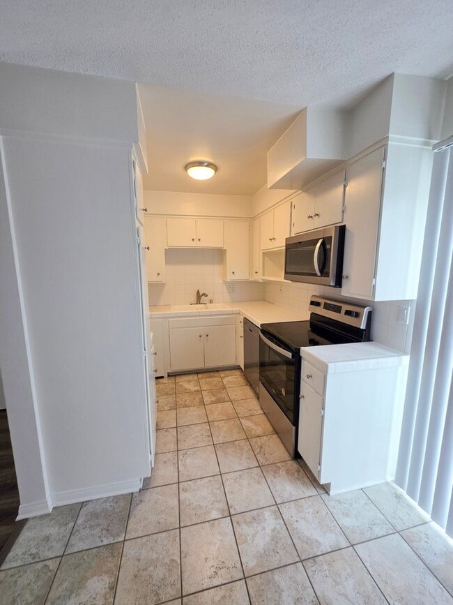 Interior Photo - 3505 Emerald St