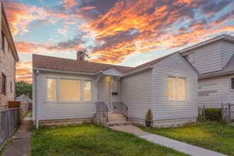 Building Photo - 3304 N Ozanam Ave