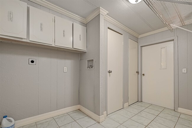 Building Photo - 14572 Hasara Ln