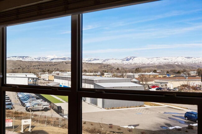 Building Photo - 7475 W Swain Ln