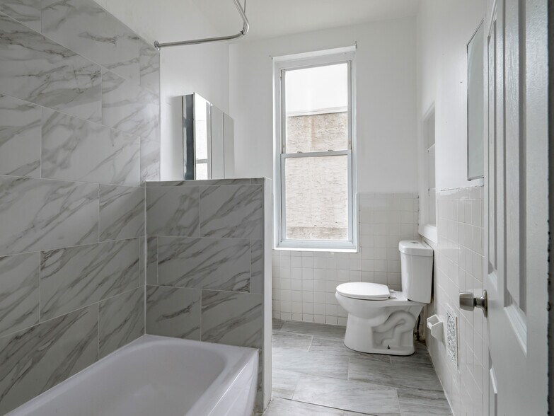 Bathroom - 2957 N 8th St