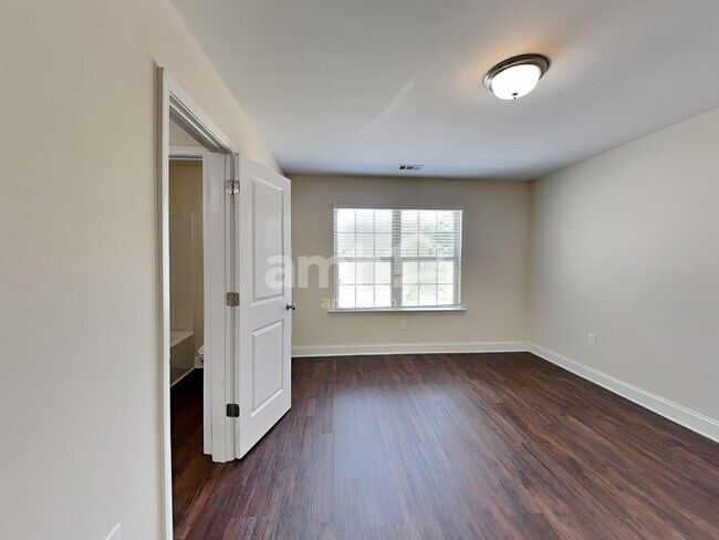 Building Photo - 202 Monarch Way