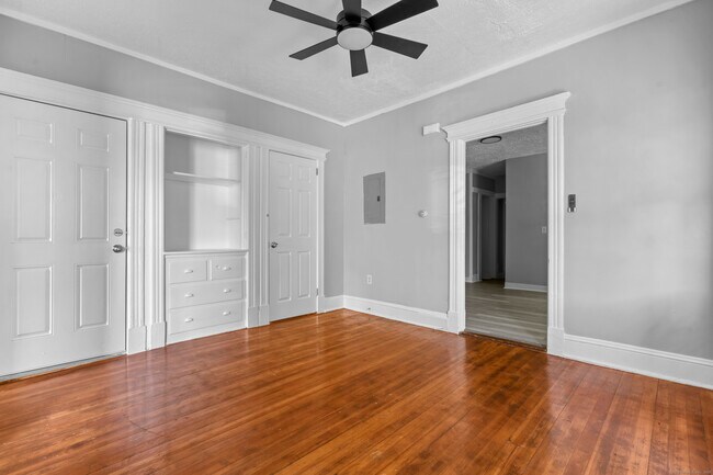 Building Photo - 202 Mather St