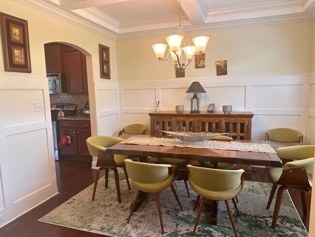 Building Photo - 4 Bedroom, 2.5 bath home in Mimosa Bay Com...
