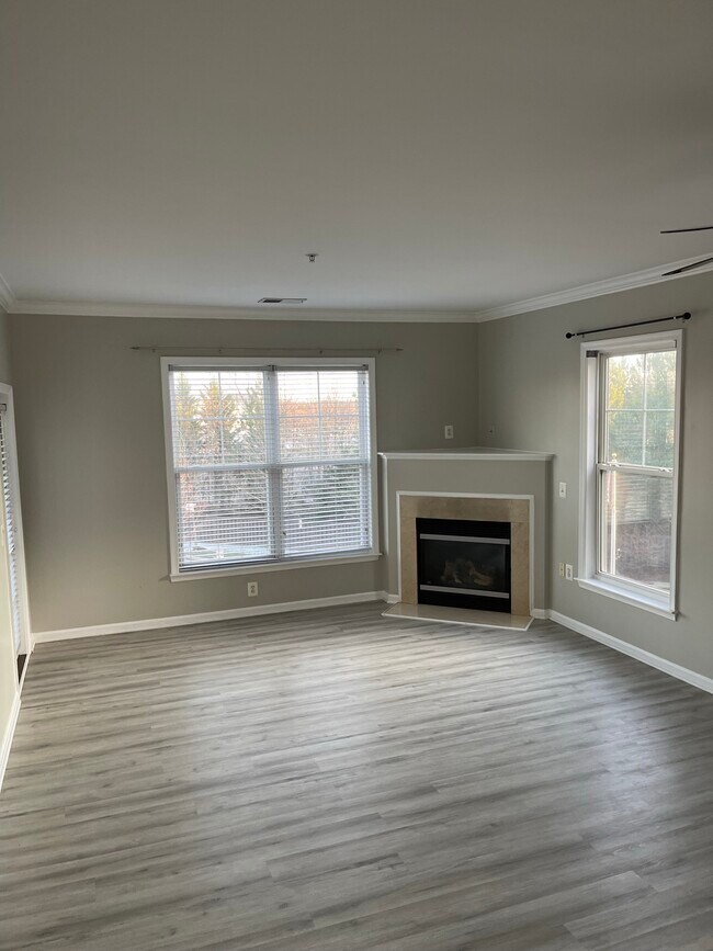 Building Photo - 3810 Lightfoot St