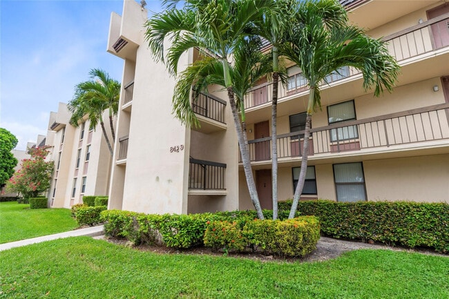 Building Photo - 8429 Forest Hills Dr