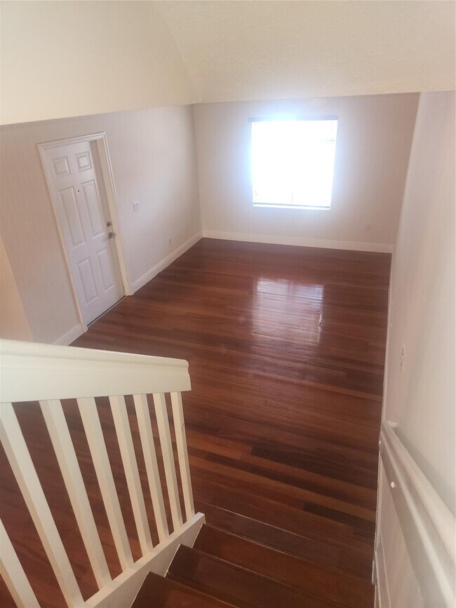 Building Photo - 4915 Tradewinds Ter