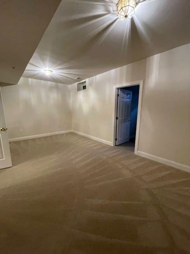 Building Photo - SPACIOUS TH IN CLARKSBURG