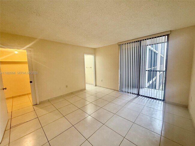 Building Photo - 8760 SW 133rd Avenue Rd