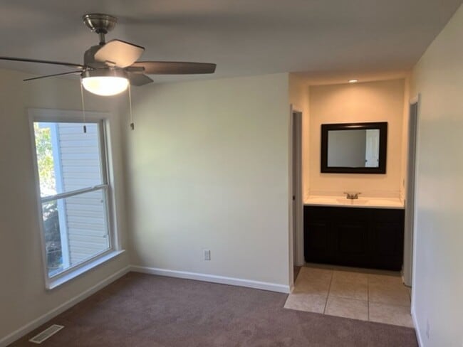 Building Photo - FOR RENT VIRGINIA BEACH!