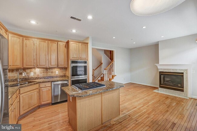 Building Photo - 709 Catts Tavern Dr