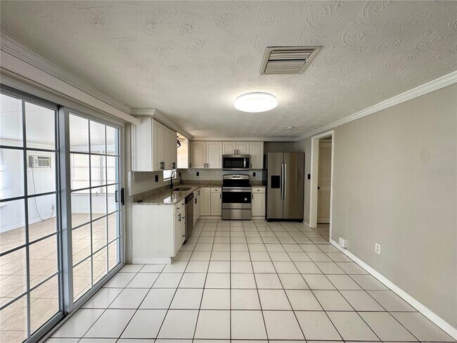 Building Photo - 3524 Chauncy Rd