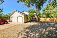 Building Photo - 13302 Lyndhurst St