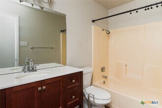 Building Photo - 3008 Belmont Dr
