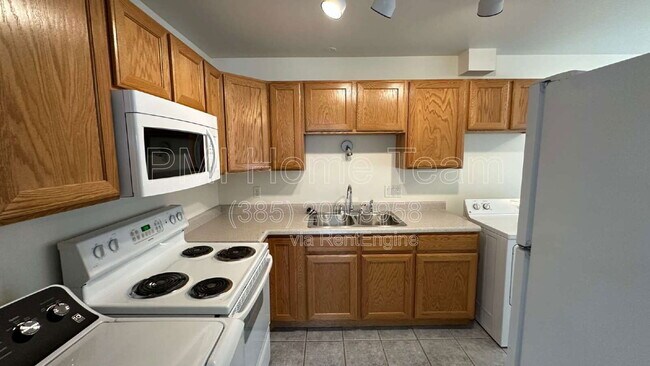 Building Photo - 1908 W 4975 S