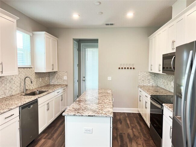 Building Photo - 7037 Carrickbend Ln