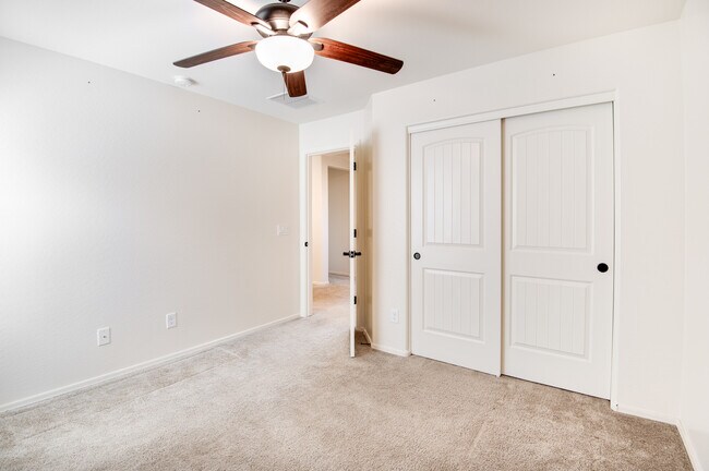 Building Photo - 12038 W Briles Rd