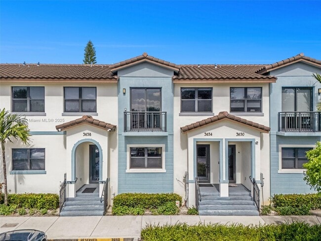 Building Photo - 3654 SW 61st Ter