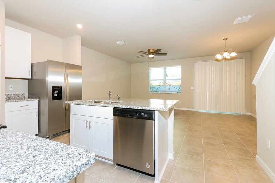 Building Photo - 3557 San Bernardino Way