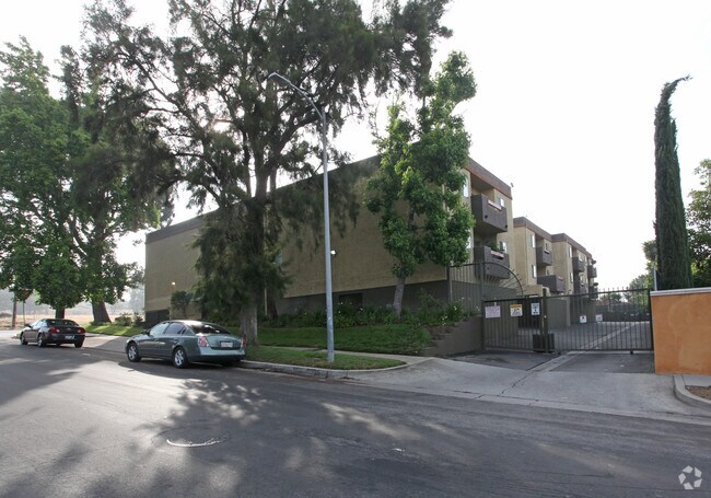 Building Photo - Foothill Vista