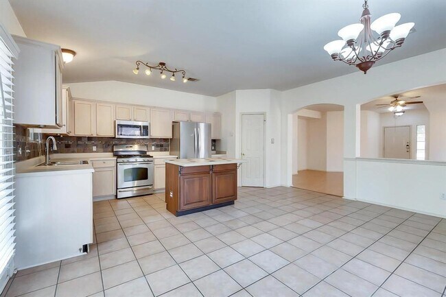 Building Photo - 3337 Cantera Way