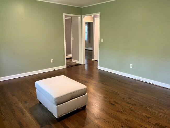 Building Photo - 88 Towerview Dr