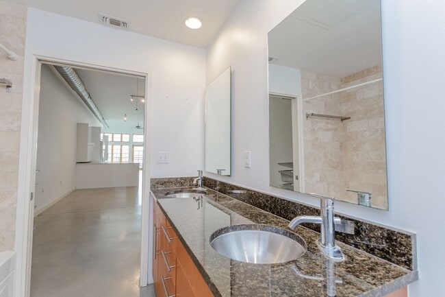 Building Photo - 2235 E 6th St