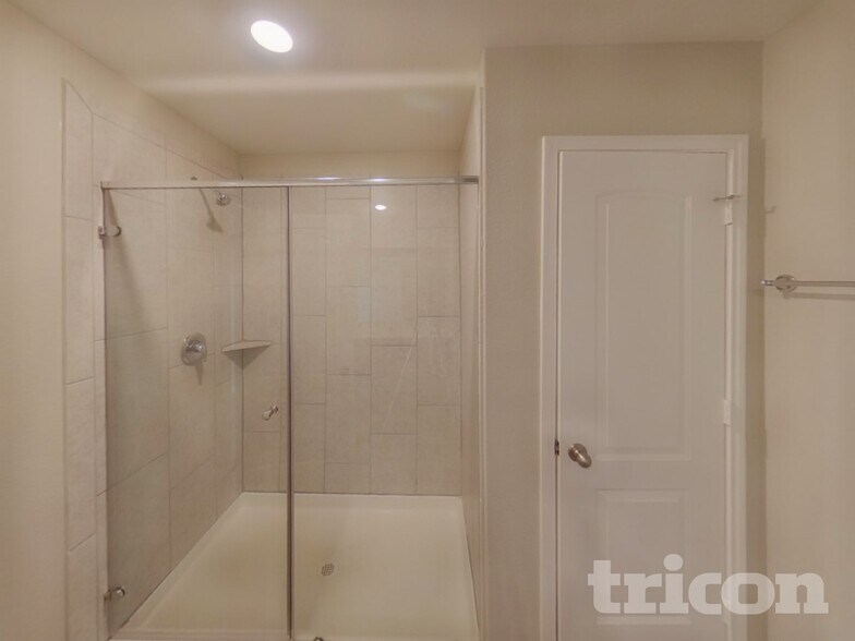 Building Photo - 114 Hamilton Way