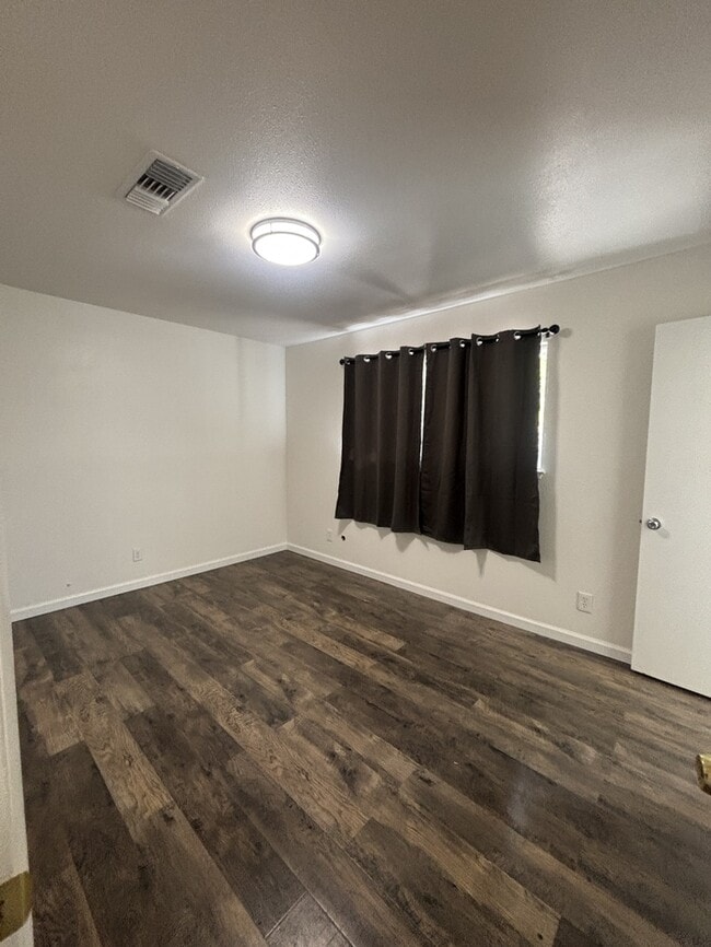 Building Photo - Modesto 3 Bedroom 2 Bathroom Home