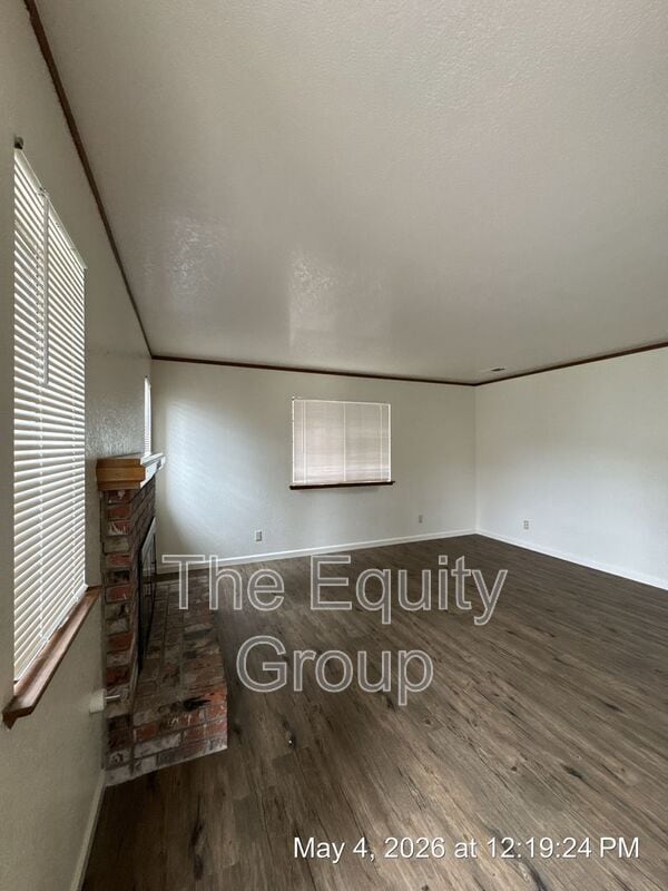 Building Photo - 720 S Linwood St