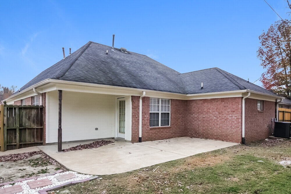 Building Photo - 5694 Pecan Trce