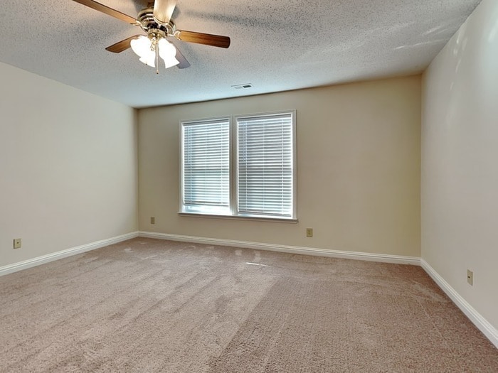 Building Photo - 915 Brookstone Dr