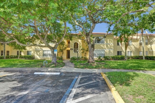Building Photo - 12650 Vista Isles Dr