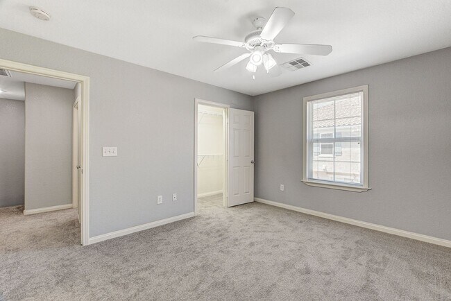 Building Photo - 3909 Sweet Pine St