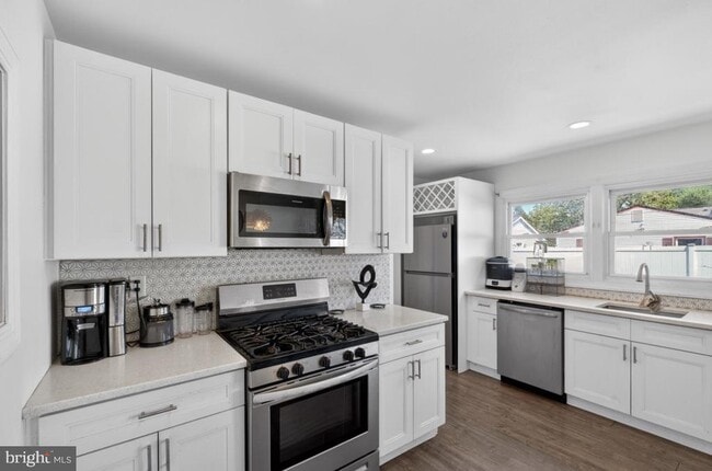 Building Photo - 19 Earnshaw Ln