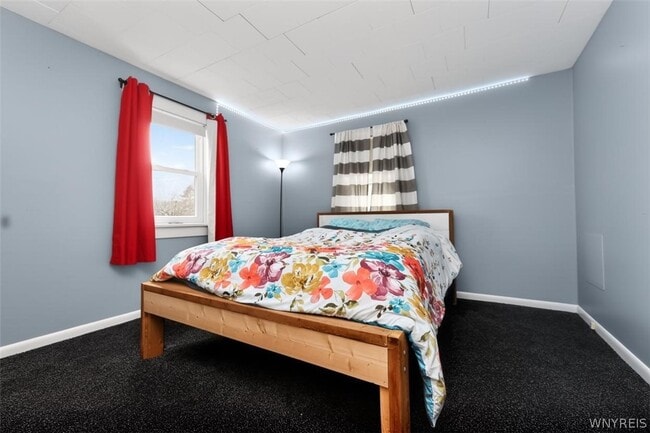 Building Photo - 8726 Point Ave