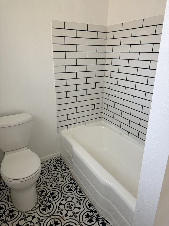 Building Photo - Spacious 4 Bed/2 bath North Bend Charmer