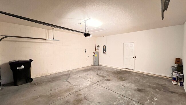 Building Photo - Spacious 4-Bedroom Home in HOA Community with Fantastic Amenities!